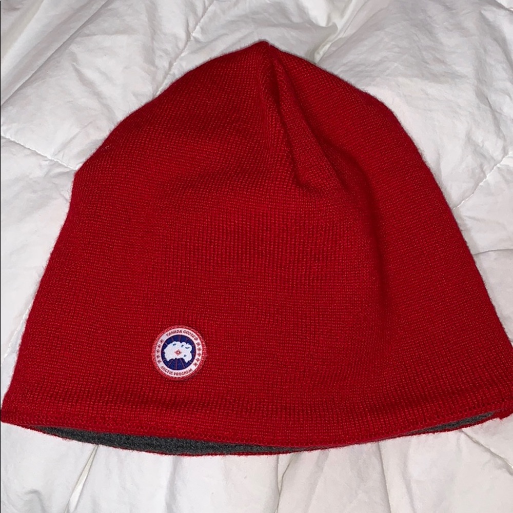 AUTHENTIC CANADA GOOSE BEANIE